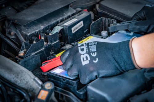 BGS technic Digitálna nabíjačka batérií | 6/12 V | 4 A (63506)