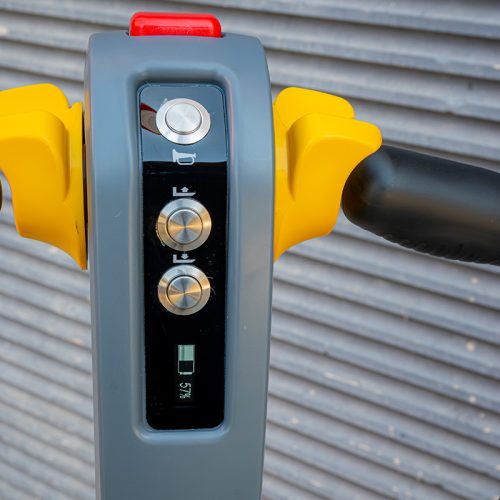 BORMANN Pro ELEKTRICKÝ PALETOVÝ VOZÍK 1,5 ΤΟΝ , 48V/12Ah BATÉRIA Li-Ion , 0,75KW , ROZMERY VIDLICE 1150x550mm (BWR2515)