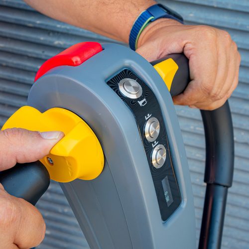 BORMANN Pro ELEKTRICKÝ PALETOVÝ VOZÍK 1,5 ΤΟΝ , 48V/12Ah BATÉRIA Li-Ion , 0,75KW , ROZMERY VIDLICE 1150x550mm (BWR2515)