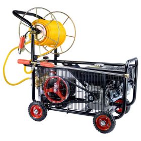   NAKAYAMA NAFTOVÝ POSTRIKOVATEĽ NA KOLESOCH S NAVÍJAČOM, 4-TAKTOVÝ, 6,5 konských síl, 45 litrov/min, SO STRIEKACOU PISTOLKOU, NAVÍJAČOM NA HADICU 30 metrov (NS4510)