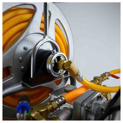 NAKAYAMA PRO 2-TAKTOVÝ BENZINOVY POSTREKOVAC  26cc, NÁDRŽA 50 litrov, NAVÍJAČ NA HADICU, HADICA 8,5 mm x 30 m A STRIEKACIA (NS5210)