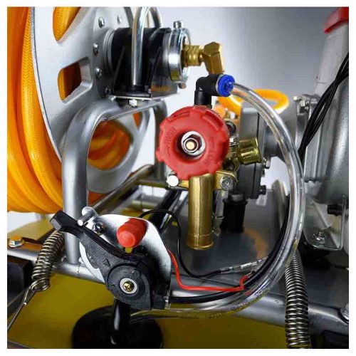 NAKAYAMA PRO 2-TAKTOVÝ BENZINOVY POSTREKOVAC  26cc, NÁDRŽA 50 litrov, NAVÍJAČ NA HADICU, HADICA 8,5 mm x 30 m A STRIEKACIA (NS5210)