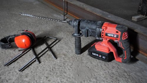 YATO VRTACÍ KLADIVO  SDS+ 18V 24MM  (YT-82772)