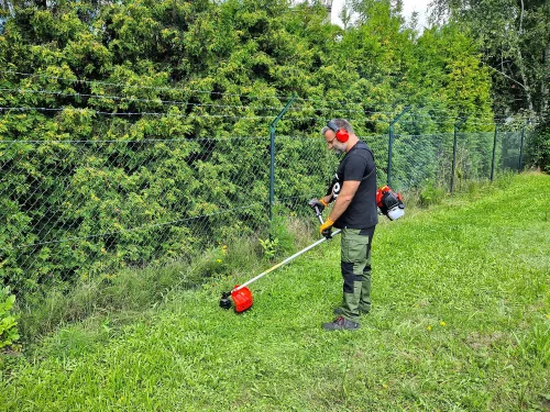 YATO Benzínový krovinorez s príslušenstvom, 1,45 kW, 52 cm³, záber 430 mm (YT-85005)